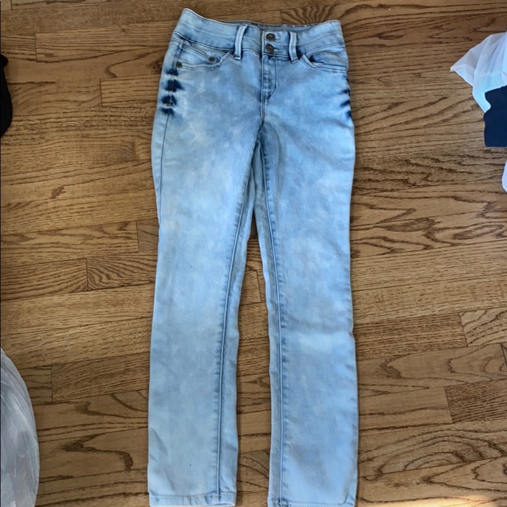 light wash jeans